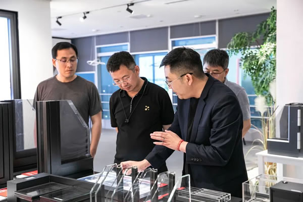 深度合作共赢发展丨万达万采互联领导莅临罗兰西尼营销中心进行参观考察！
